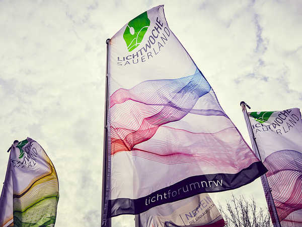 Messe zu Innovationen in Design und Technik von Lampen und Leuchten