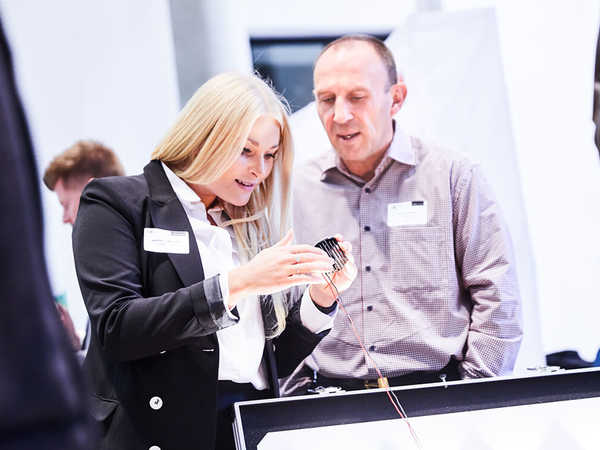 Vorträge, Präsentationen und Austausch zu aktuellen Themen der Lichttechnik, LED und modernen Leuchten