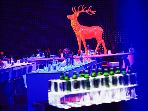 Messe zu Innovationen in Design und Technik von Lampen und Leuchten