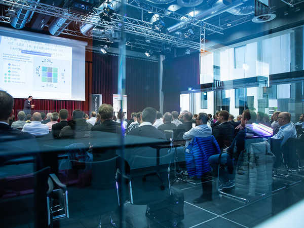 Vorträge, Präsentationen und Austausch zu aktuellen Themen der Lichttechnik, LED und modernen Leuchten