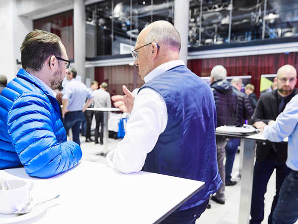 Vorträge, Präsentationen und Austausch zu aktuellen Themen der Lichttechnik, LED und modernen Leuchten