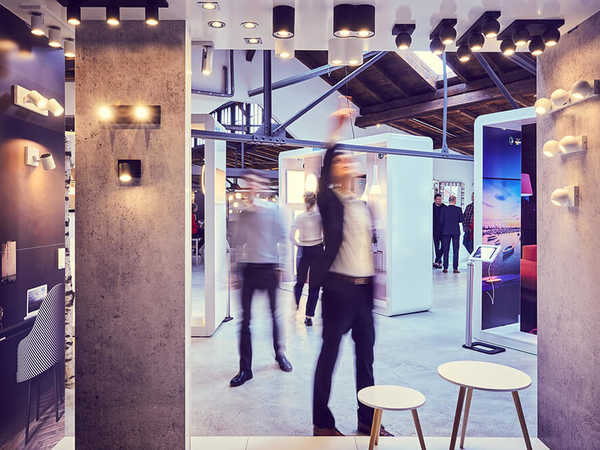 Messe zu Innovationen in Design und Technik von Lampen und Leuchten
