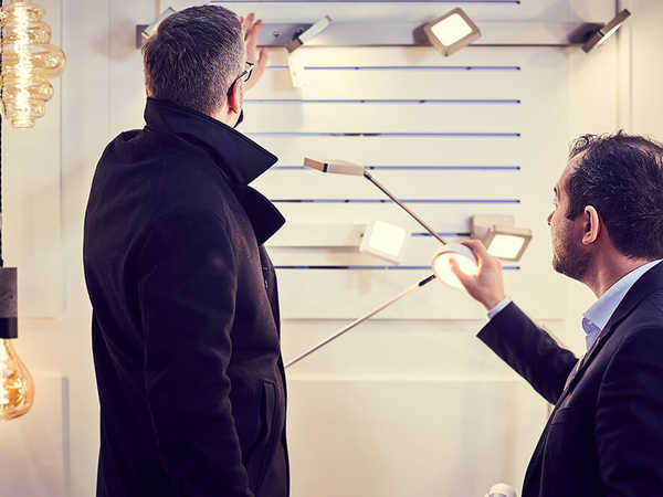 Messe zu Innovationen in Design und Technik von Lampen und Leuchten