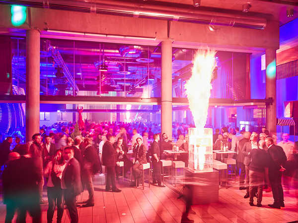 Messe zu Innovationen in Design und Technik von Lampen und Leuchten